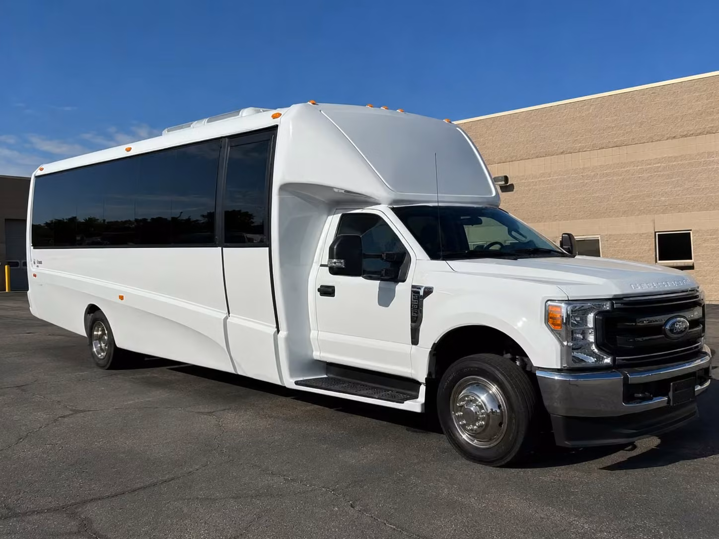 15 passenger minibus
